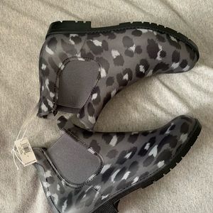 Women’s rain boots